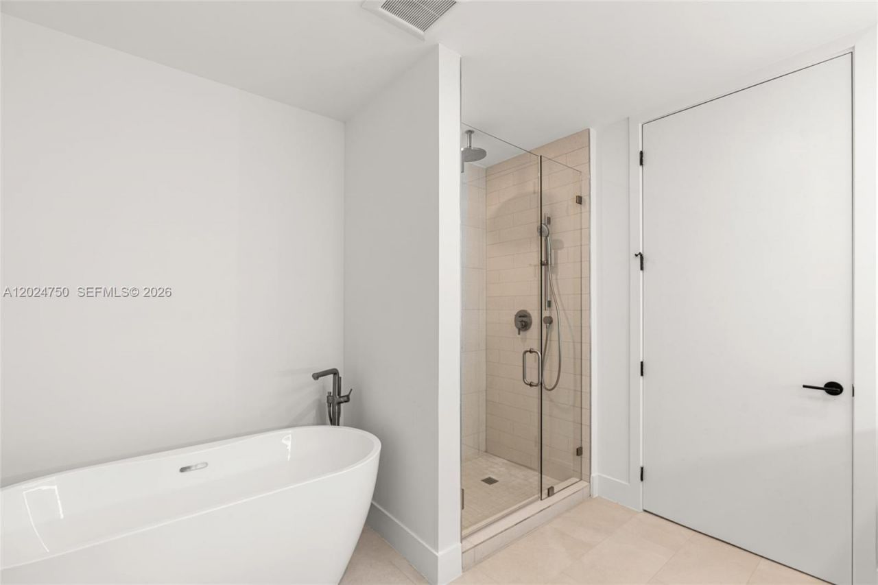3034 Oak Ave, Unit LPH2, Miami, FL 33133 Photo