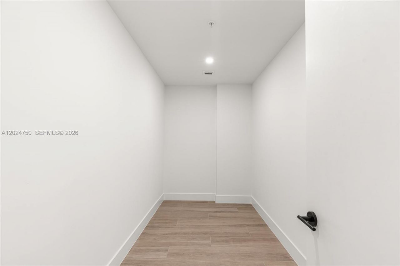 3034 Oak Ave, Unit LPH2, Miami, FL 33133 Photo