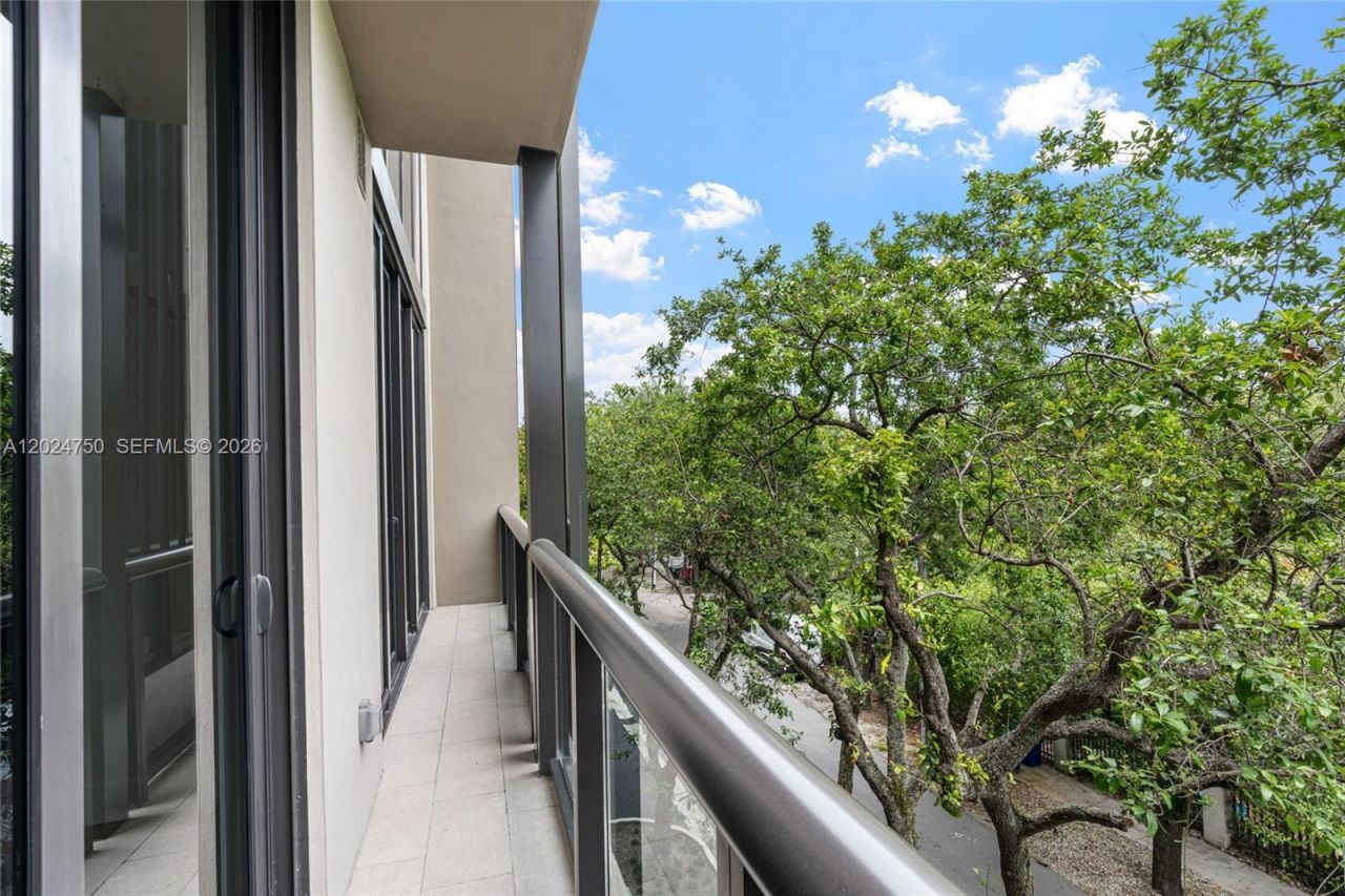 3034 Oak Ave, Unit LPH2, Miami, FL 33133 Photo