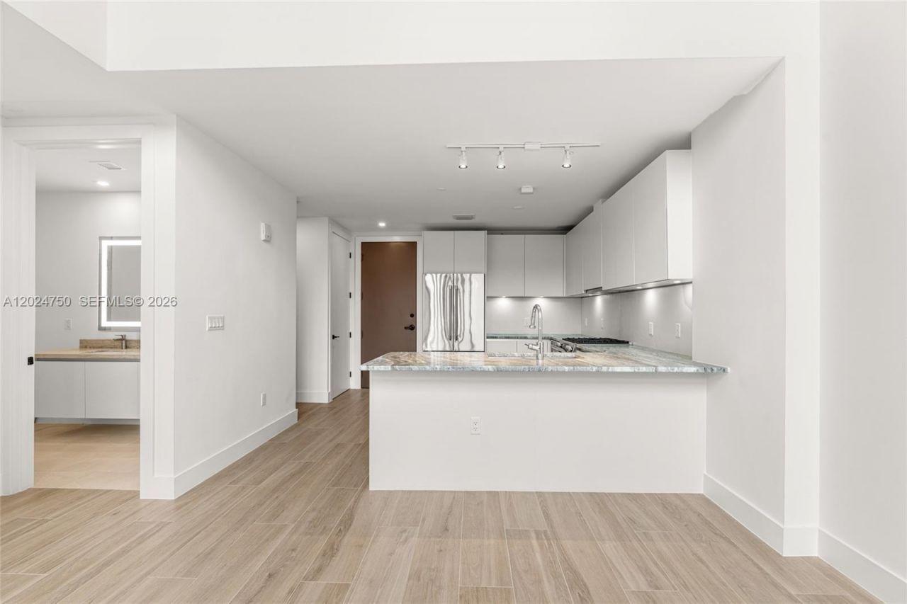 3034 Oak Ave, Unit LPH2, Miami, FL 33133 Photo