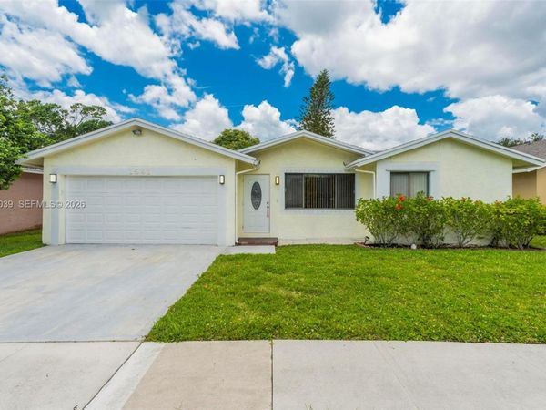 1541 SW 102nd Ter , Davie, FL 33324