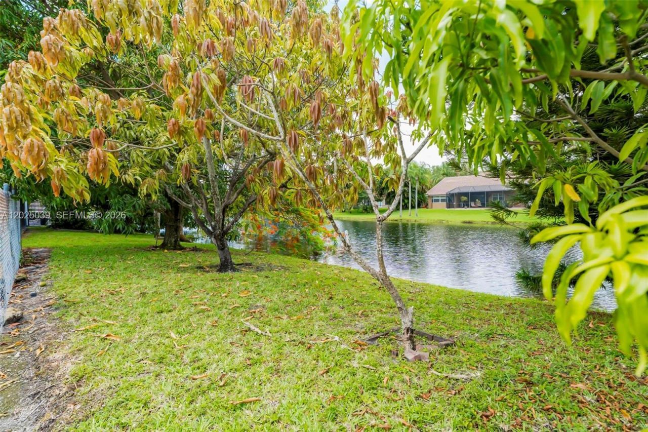 1541 SW 102nd Ter , Davie, FL 33324 Photo