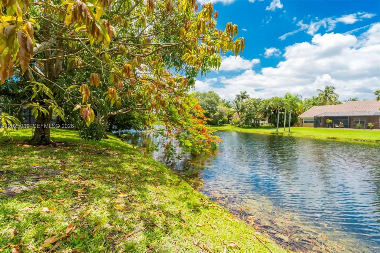 1541 SW 102nd Ter , Davie, FL 33324 Photo
