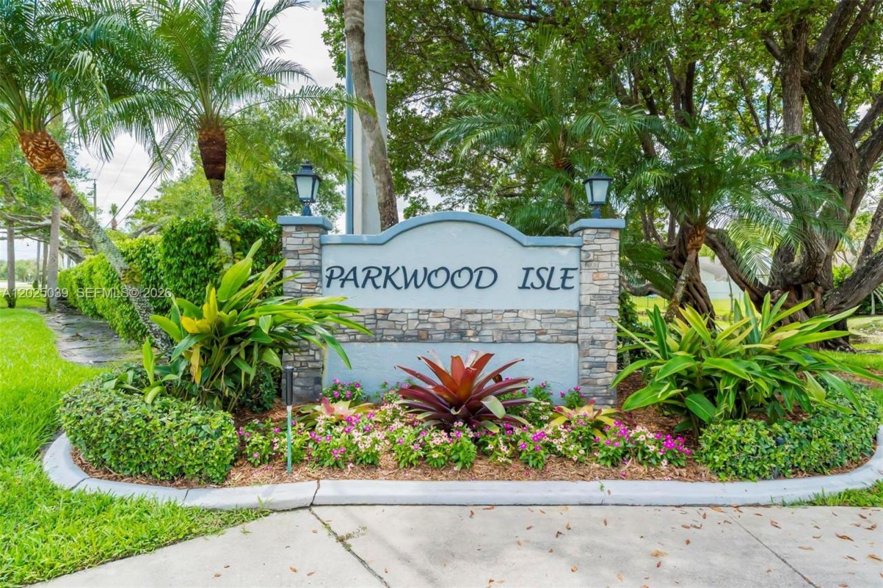 1541 SW 102nd Ter , Davie, FL 33324 Photo