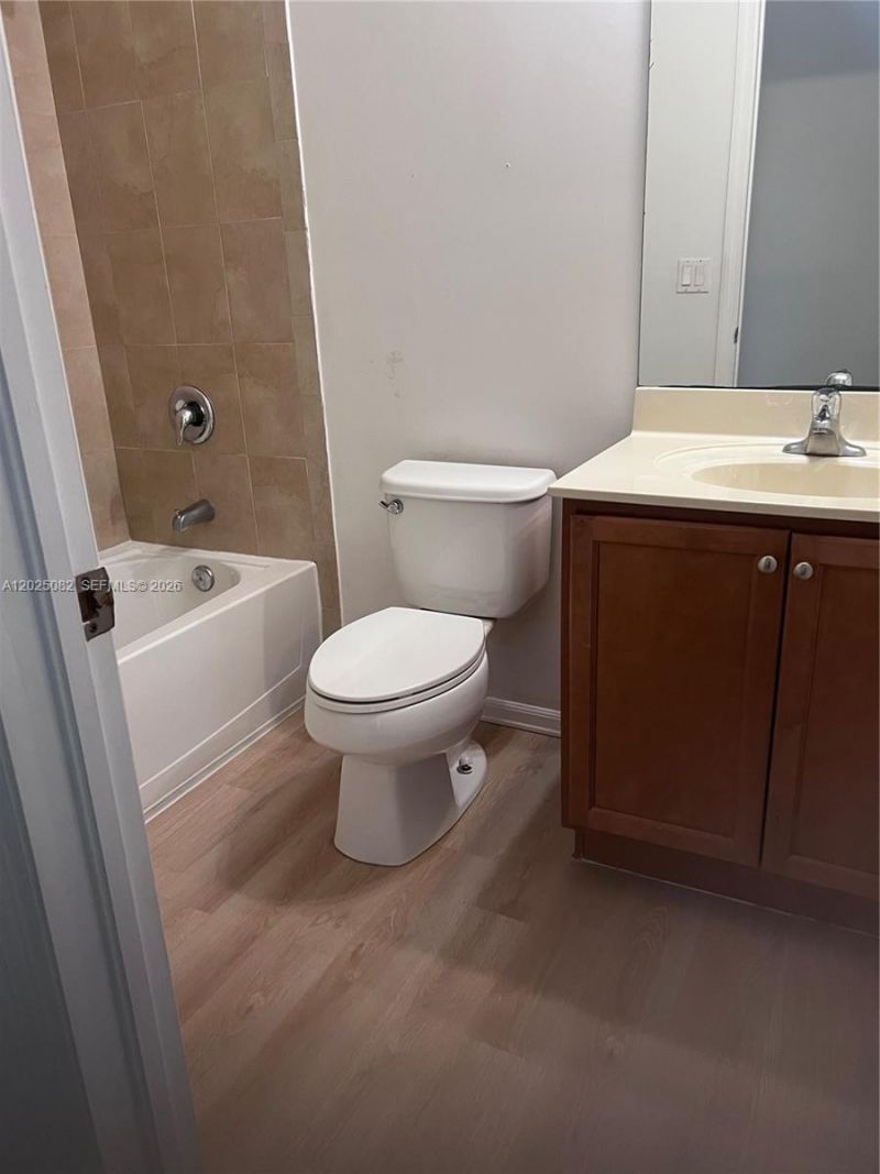 11601 NW 89th St , Unit 222, Doral, FL 33178 Photo