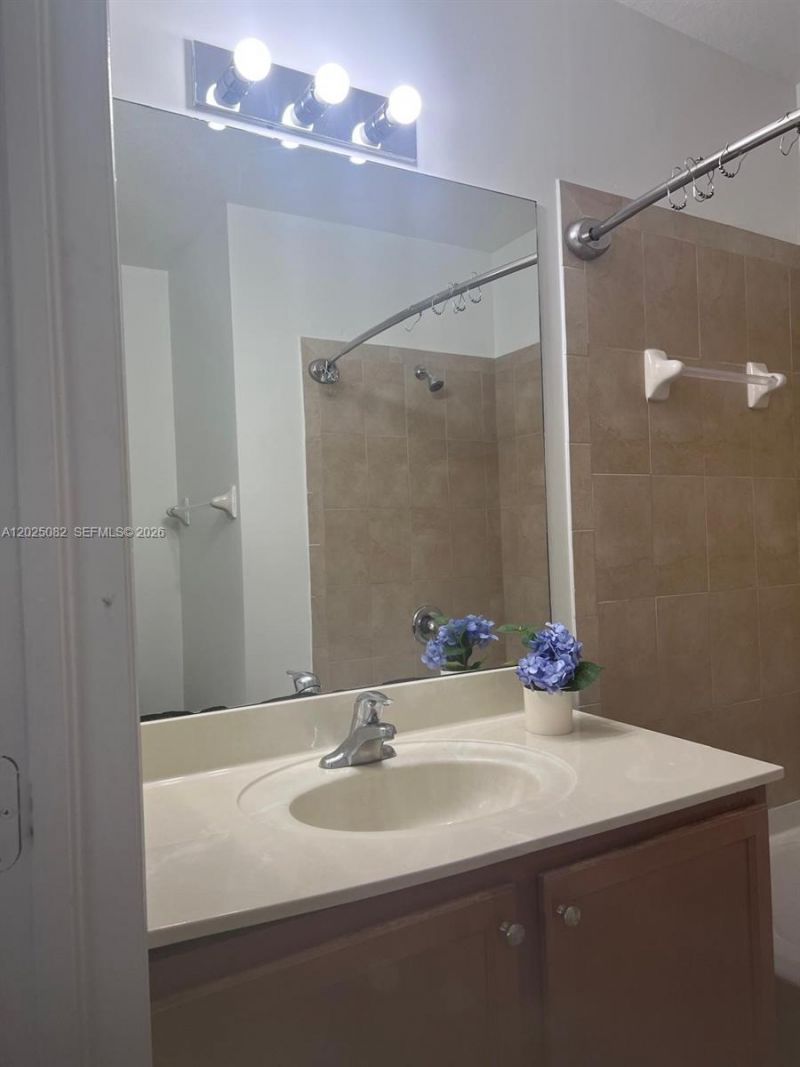 11601 NW 89th St , Unit 222, Doral, FL 33178 Photo