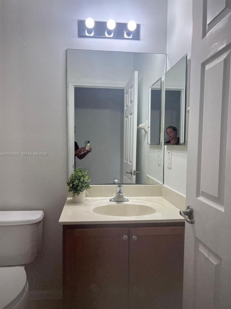 11601 NW 89th St , Unit 222, Doral, FL 33178 Photo