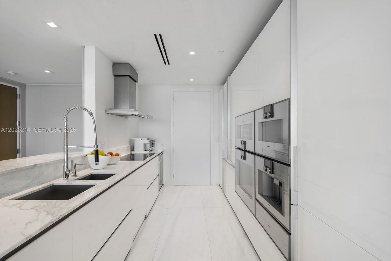 10203 Collins Ave , Unit 403, Bal Harbour, FL 33154 Photo