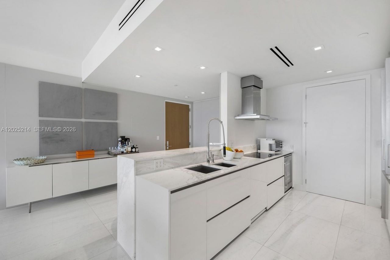 10203 Collins Ave , Unit 403, Bal Harbour, FL 33154 Photo