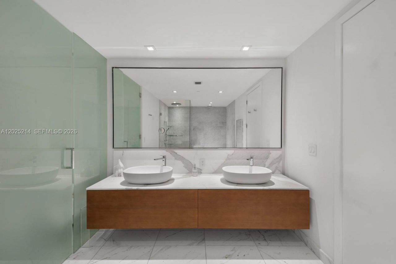 10203 Collins Ave , Unit 403, Bal Harbour, FL 33154 Photo