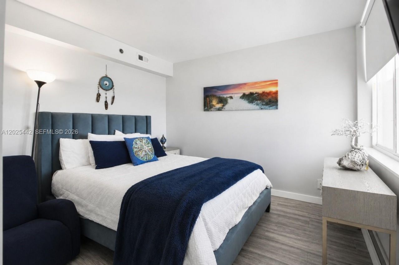 19201 Collins Ave , Unit 916, Sunny Isles Beach, FL 33160 Photo