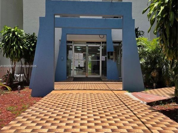 5050 NW 7th St , Unit 610, Miami, FL 33126