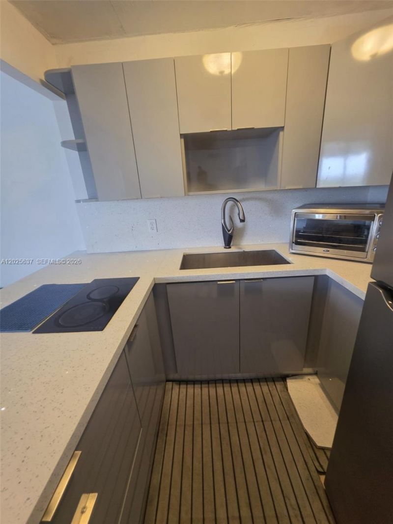 5050 NW 7th St , Unit 610, Miami, FL 33126 Photo