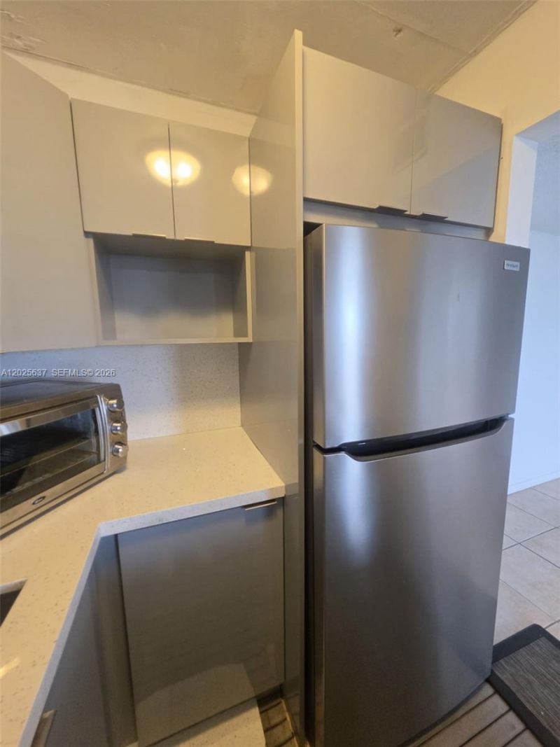 5050 NW 7th St , Unit 610, Miami, FL 33126 Photo