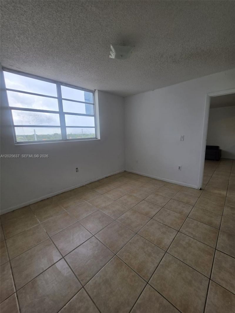 5050 NW 7th St , Unit 610, Miami, FL 33126 Photo