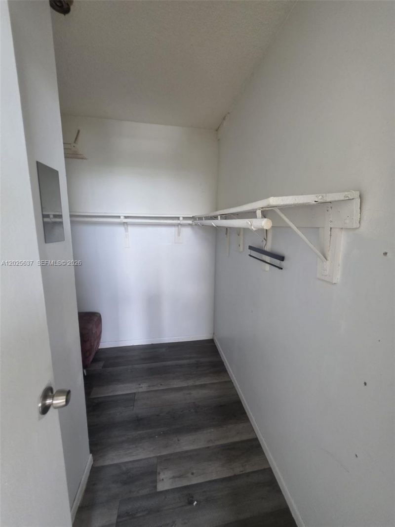 5050 NW 7th St , Unit 610, Miami, FL 33126 Photo