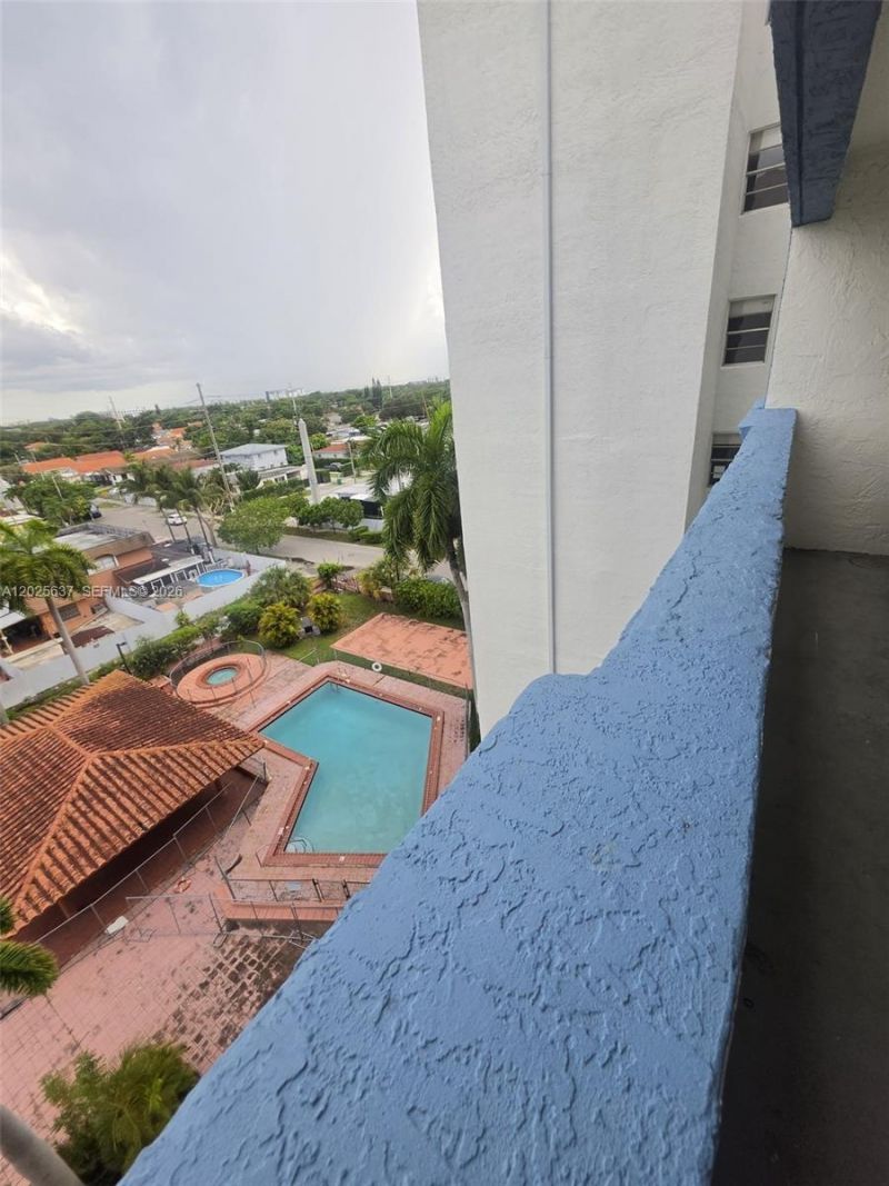 5050 NW 7th St , Unit 610, Miami, FL 33126 Photo