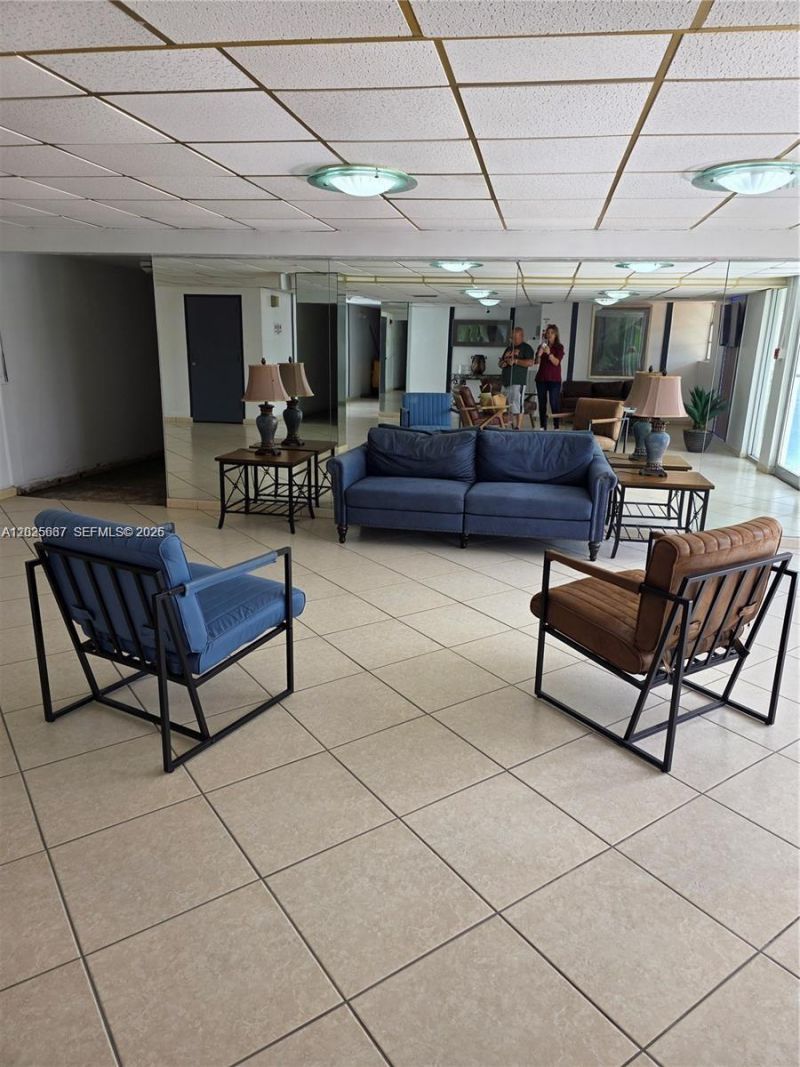 5050 NW 7th St , Unit 610, Miami, FL 33126 Photo
