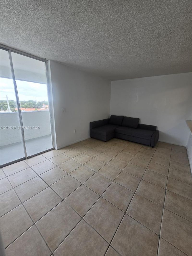 5050 NW 7th St , Unit 610, Miami, FL 33126 Photo
