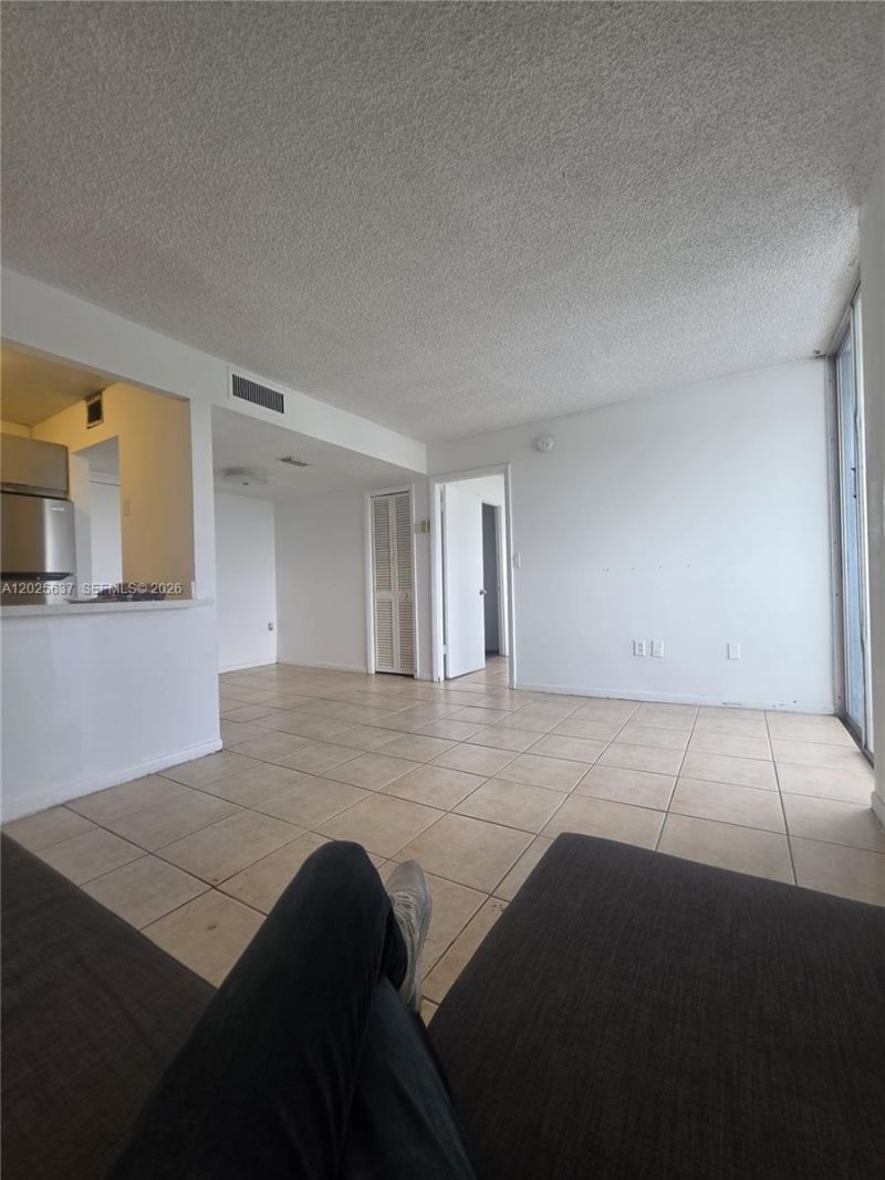 5050 NW 7th St , Unit 610, Miami, FL 33126 Photo