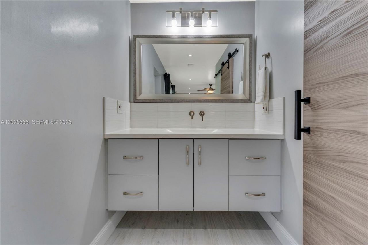 9501 E Palmetto Club Ln E , Unit 9501, Palmetto Bay, FL 33157 Photo