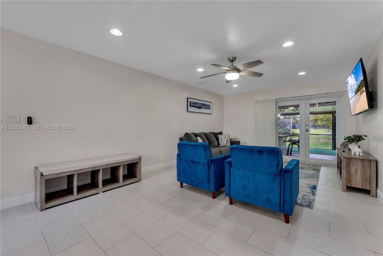 9501 E Palmetto Club Ln E , Unit 9501, Palmetto Bay, FL 33157 Photo