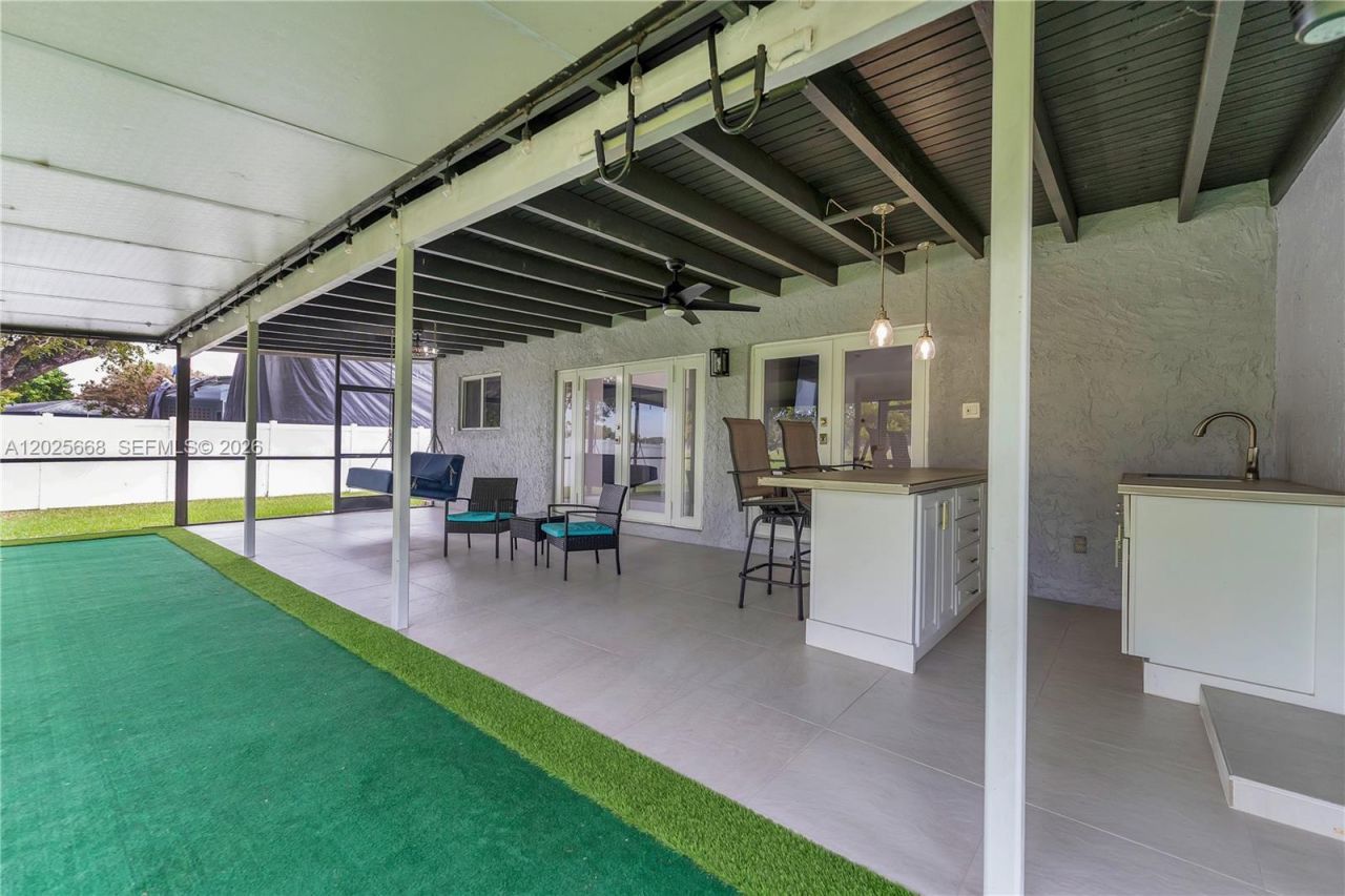9501 E Palmetto Club Ln E , Unit 9501, Palmetto Bay, FL 33157 Photo