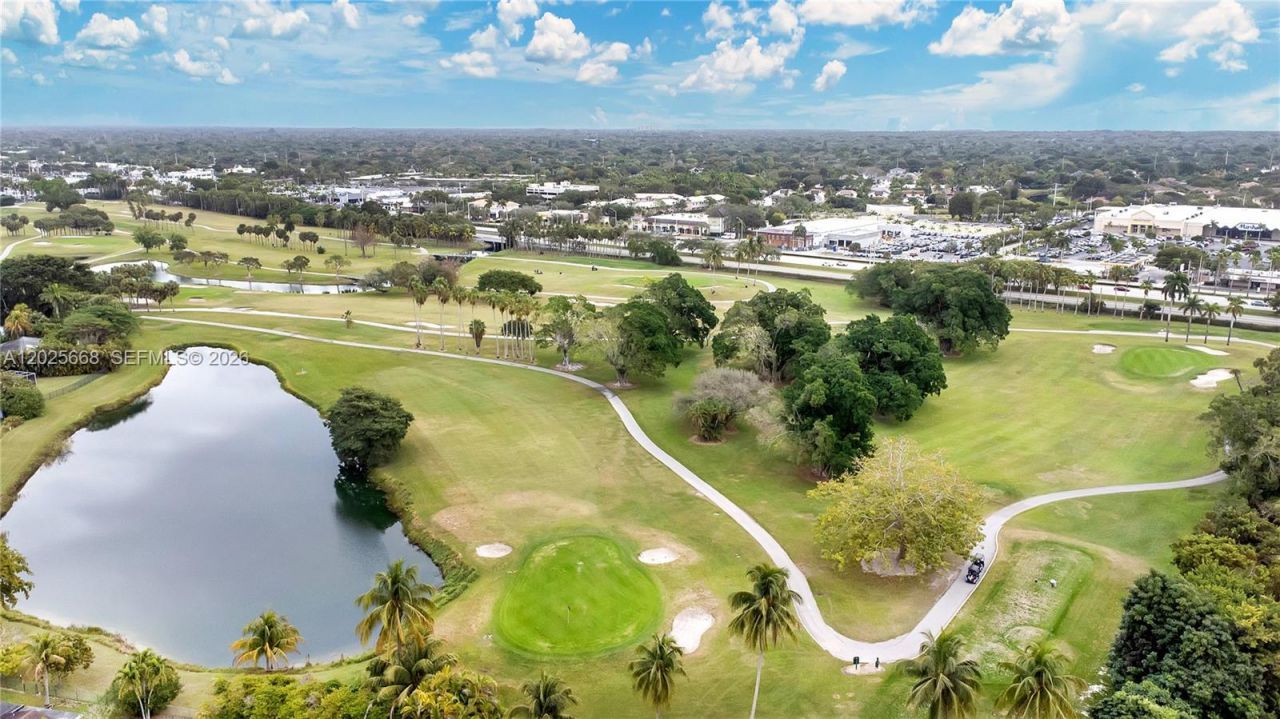 9501 E Palmetto Club Ln E , Unit 9501, Palmetto Bay, FL 33157 Photo