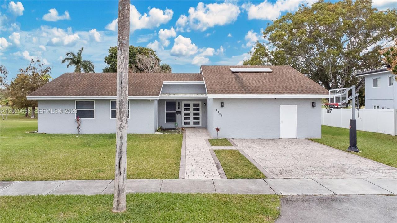 9501 E Palmetto Club Ln E , Unit 9501, Palmetto Bay, FL 33157 Photo