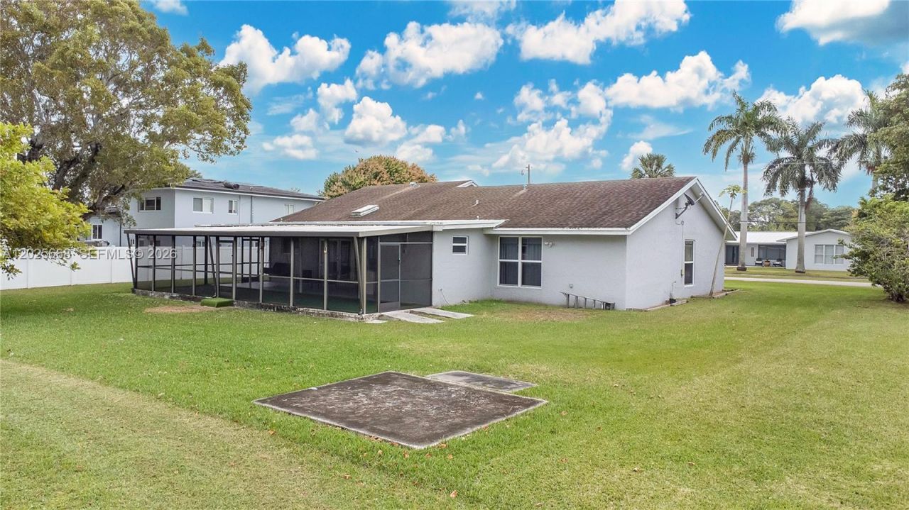 9501 E Palmetto Club Ln E , Unit 9501, Palmetto Bay, FL 33157 Photo