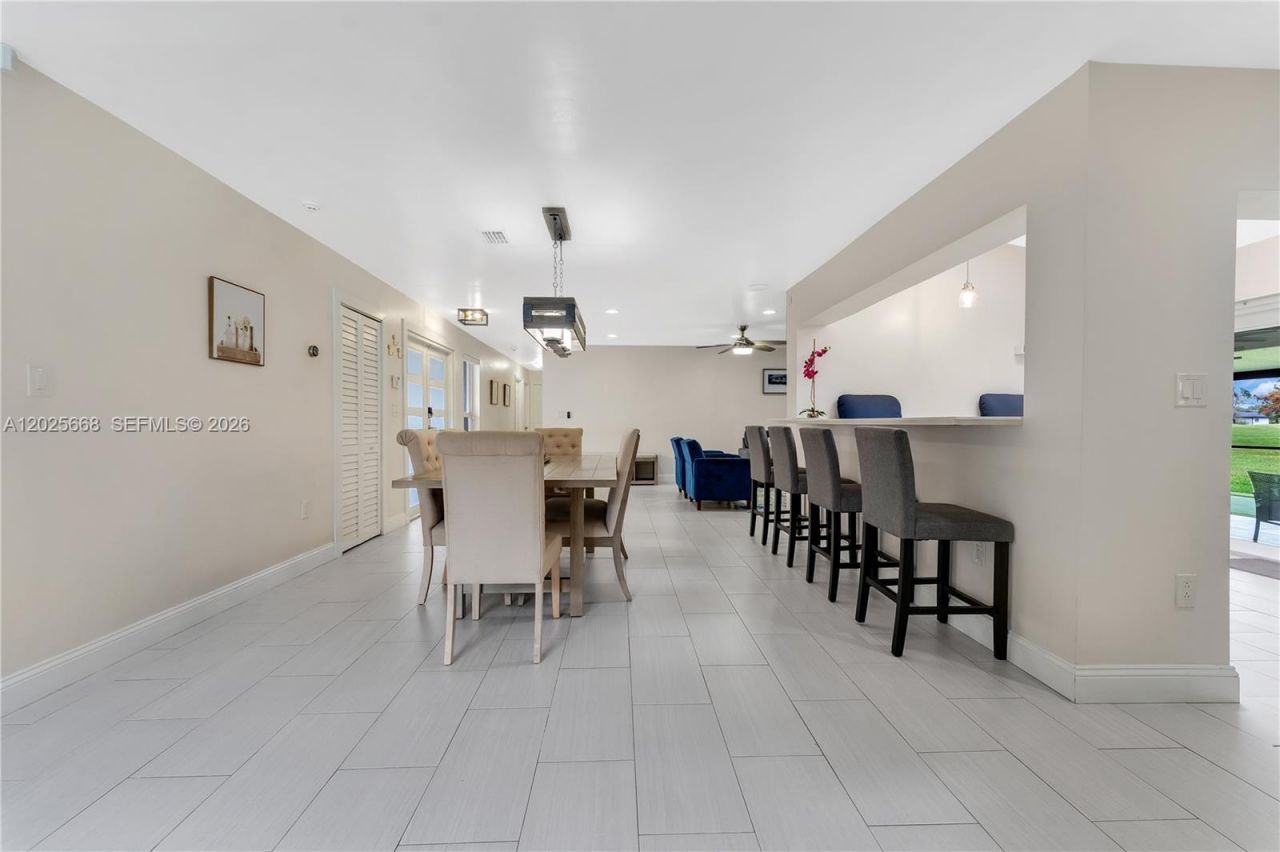 9501 E Palmetto Club Ln E , Unit 9501, Palmetto Bay, FL 33157 Photo