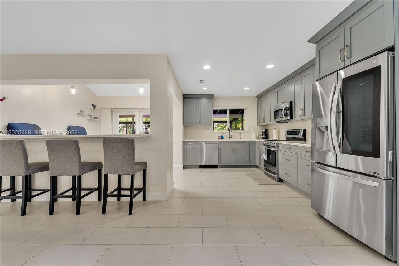 9501 E Palmetto Club Ln E , Unit 9501, Palmetto Bay, FL 33157 Photo