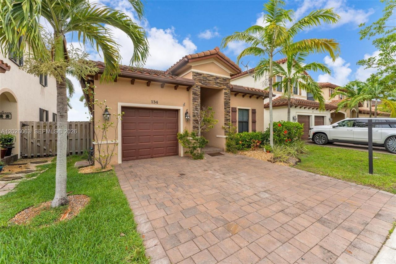 134 NE 23rd Ter , Homestead, FL 33033 Photo