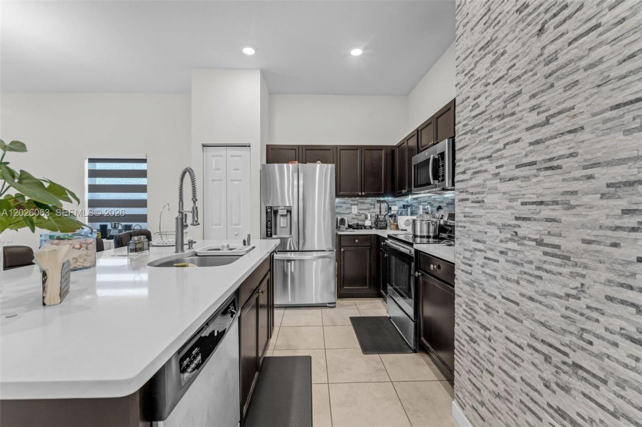 134 NE 23rd Ter , Homestead, FL 33033 Photo