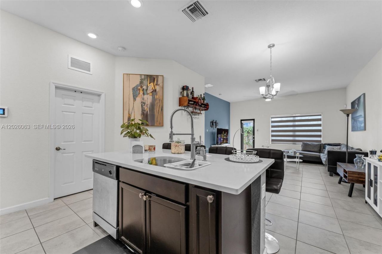 134 NE 23rd Ter , Homestead, FL 33033 Photo