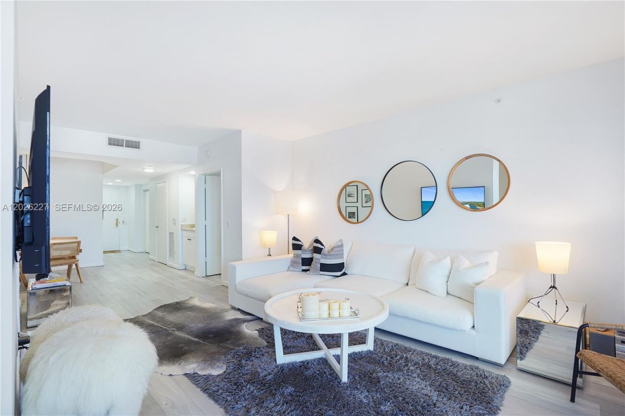 4779 Collins Ave , Unit 2908, Miami Beach, FL 33140 Photo