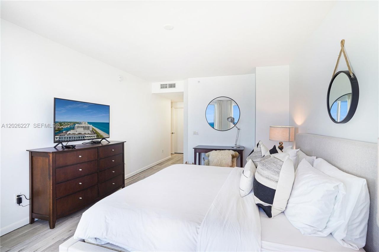 4779 Collins Ave , Unit 2908, Miami Beach, FL 33140 Photo