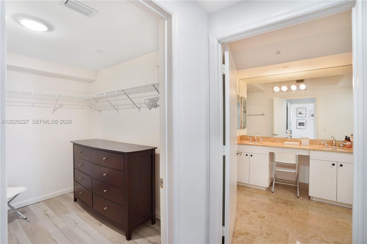 4779 Collins Ave , Unit 2908, Miami Beach, FL 33140 Photo
