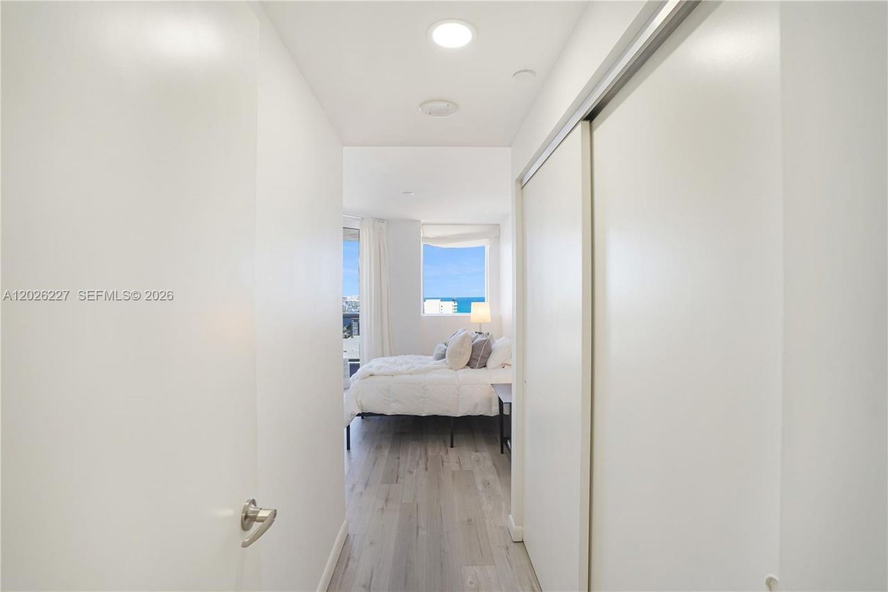 4779 Collins Ave , Unit 2908, Miami Beach, FL 33140 Photo