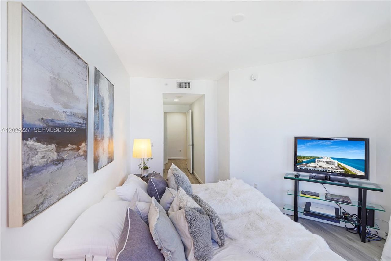 4779 Collins Ave , Unit 2908, Miami Beach, FL 33140 Photo