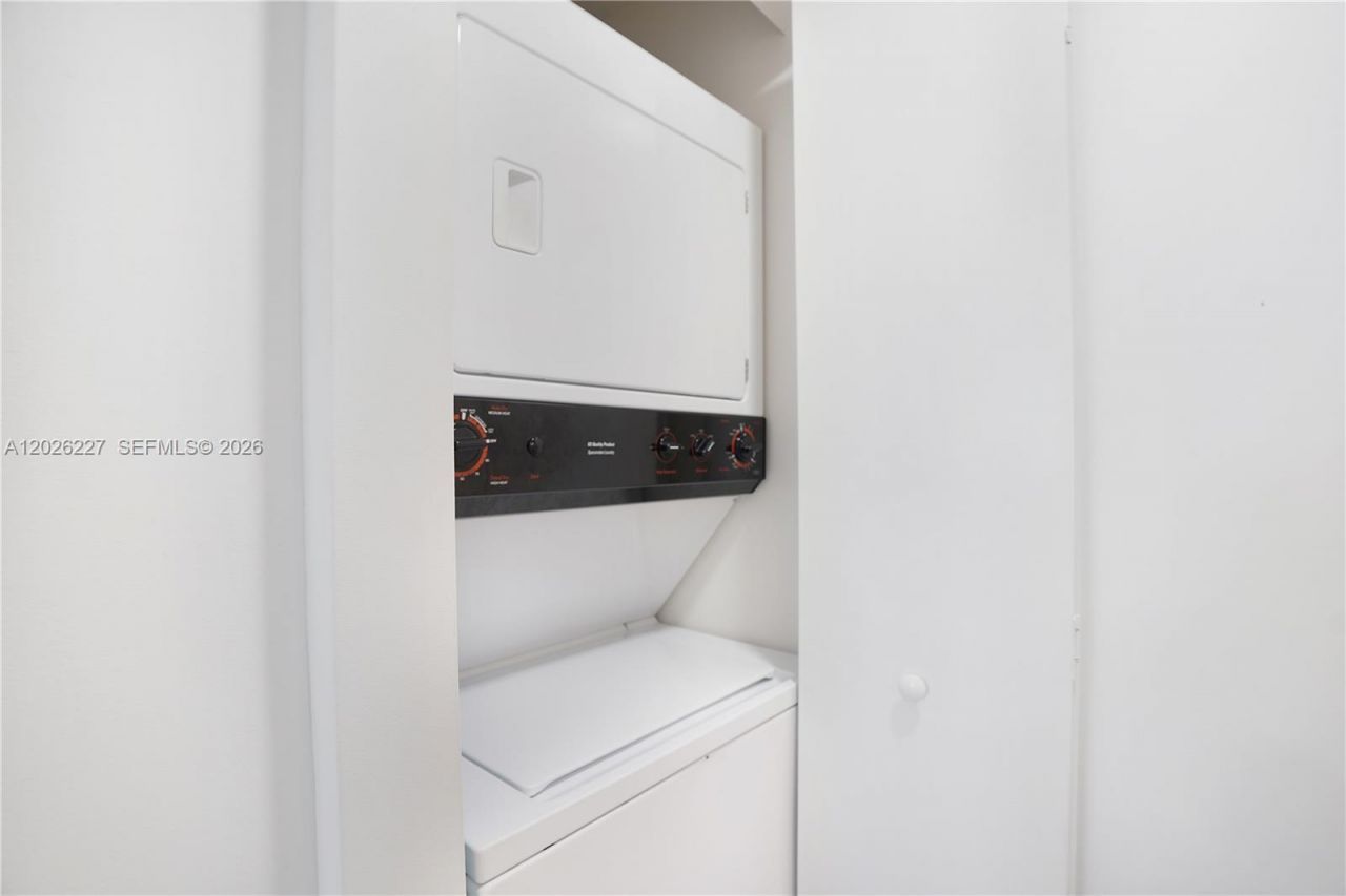 4779 Collins Ave , Unit 2908, Miami Beach, FL 33140 Photo