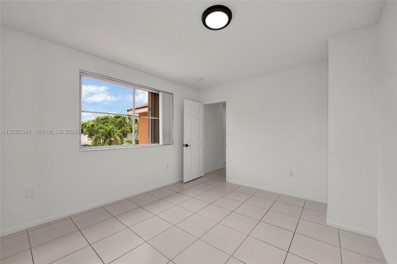 15558 SW 112th Dr , Miami, FL 33196 Photo