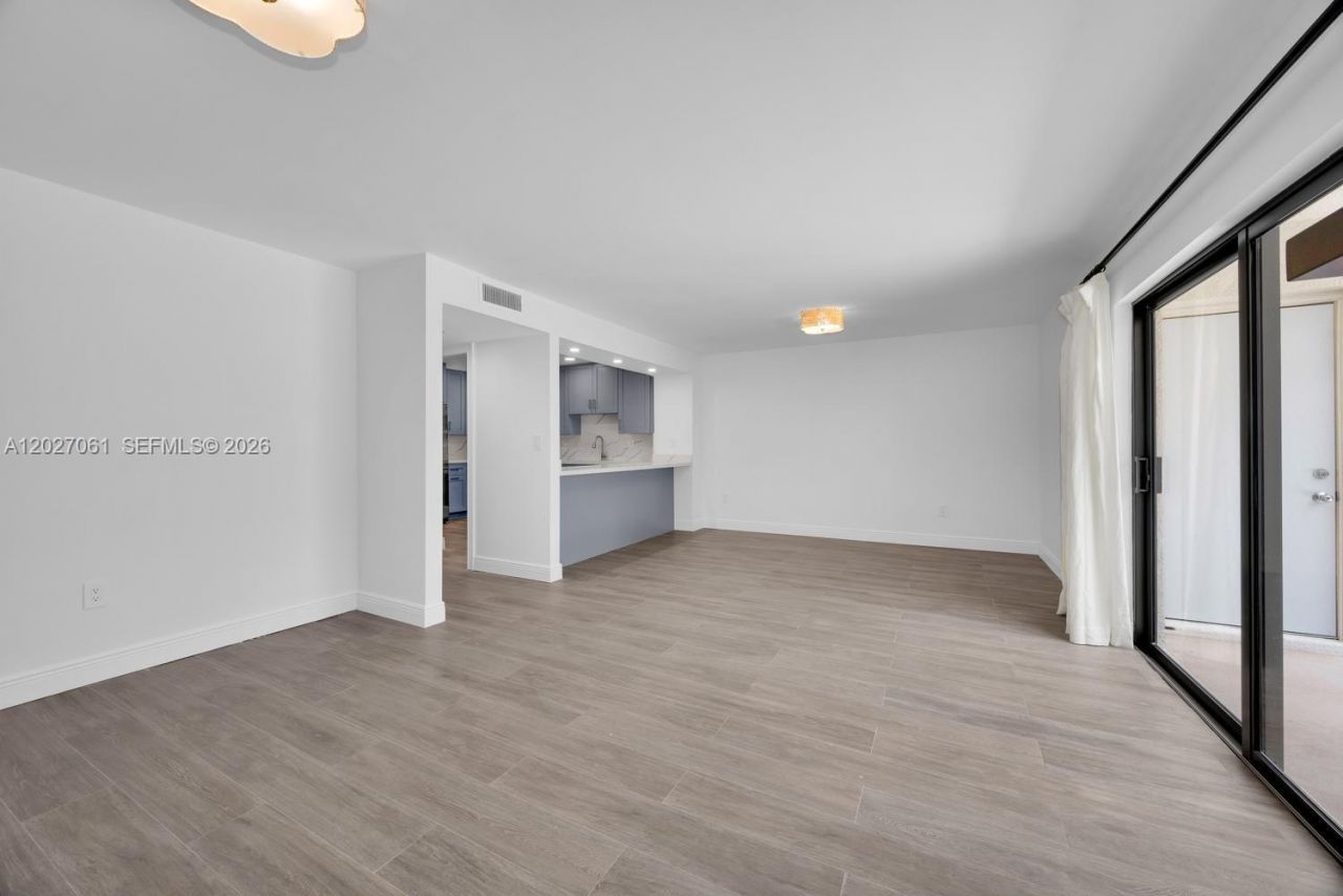 6661 SW 72nd St , Unit 35, South Miami, FL 33143 Photo