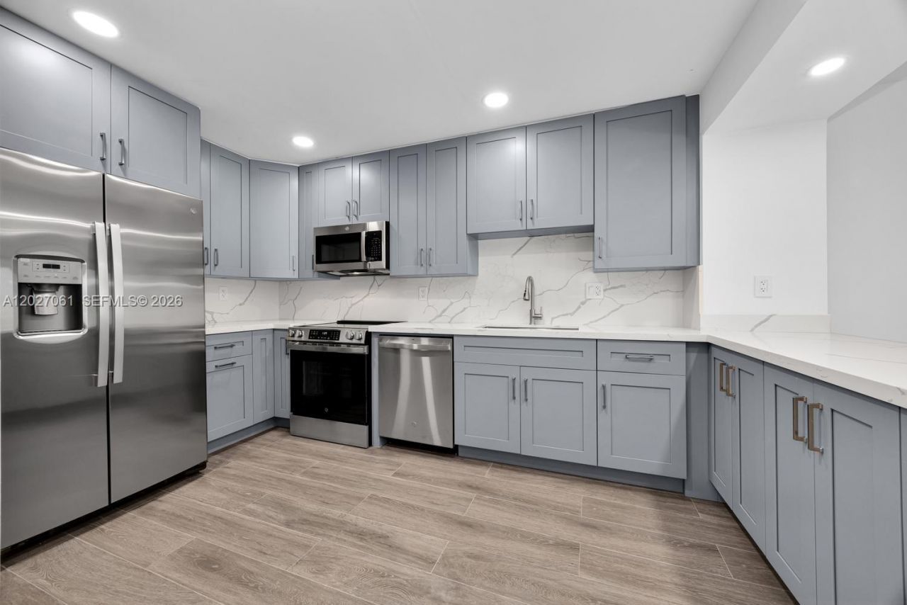 6661 SW 72nd St , Unit 35, South Miami, FL 33143 Photo