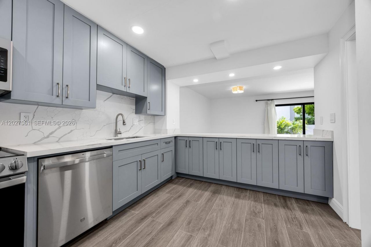 6661 SW 72nd St , Unit 35, South Miami, FL 33143 Photo