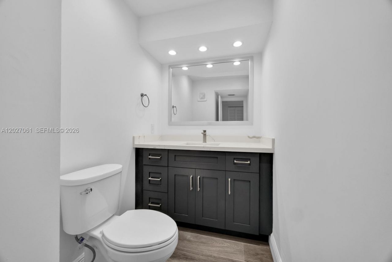 6661 SW 72nd St , Unit 35, South Miami, FL 33143 Photo