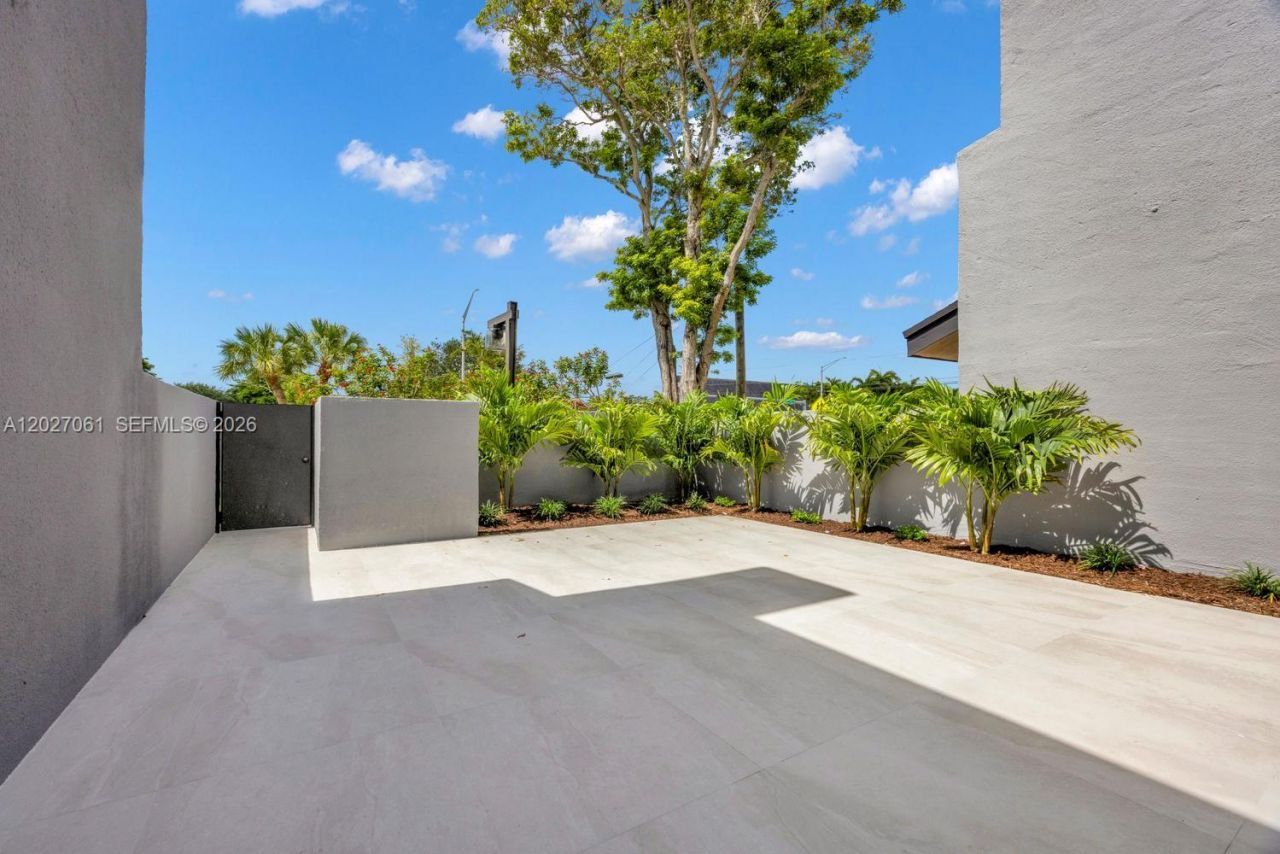 6661 SW 72nd St , Unit 35, South Miami, FL 33143 Photo