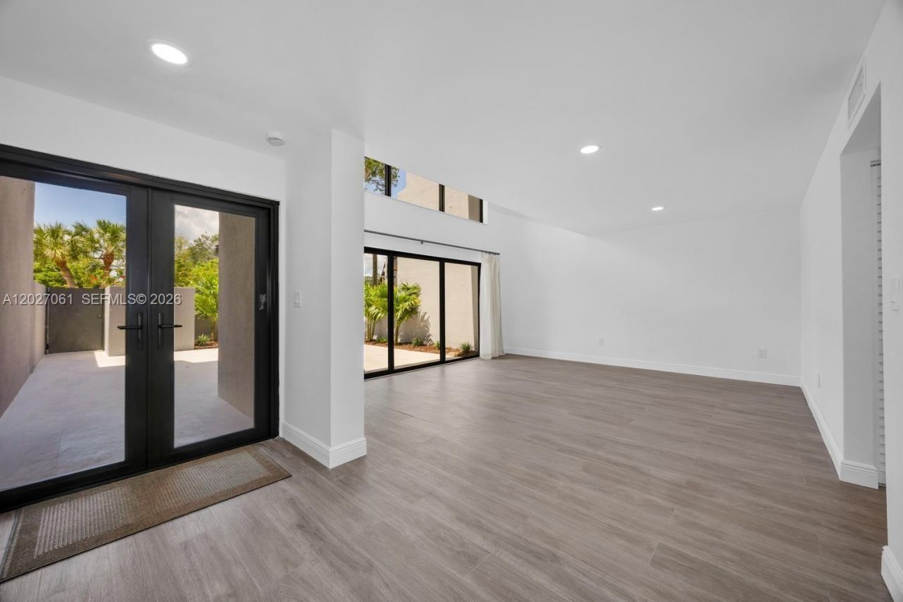 6661 SW 72nd St , Unit 35, South Miami, FL 33143 Photo