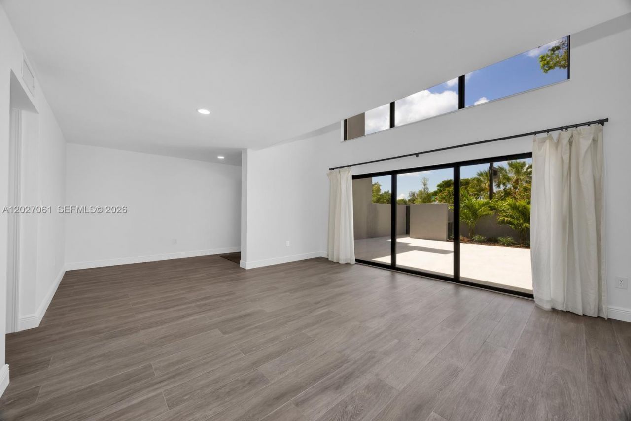 6661 SW 72nd St , Unit 35, South Miami, FL 33143 Photo