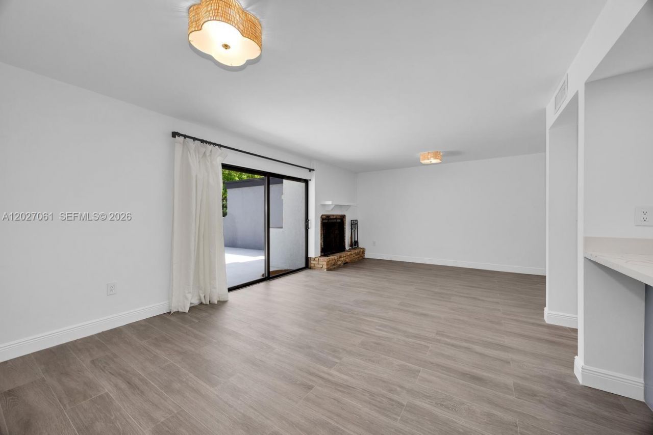 6661 SW 72nd St , Unit 35, South Miami, FL 33143 Photo
